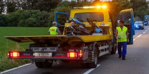Grave la 16enne coinvolta nell’incidente a Migliaro: il paese prega per lei