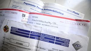 Abolire la tassa sull’auto tagliando la spesa ferroviaria aumenta i benefici collettivi