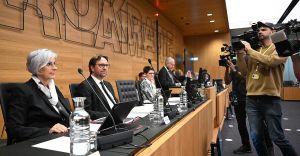 Das Hohe Haus im Hauch des Verbrechens