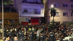 Directo | Comienza el traslado de migrantes al puerto de Ceuta