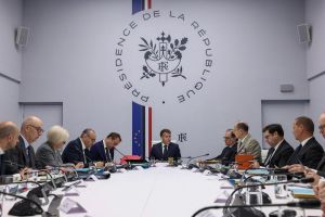 La France en marche pour sa première présidentielle par temps de crise aiguë ?
