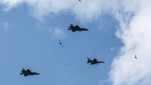 Non solo sabotaggi, jet e agenti “sacrificabili”. Gli attacchi russi alla Nato sempre più sfacciati