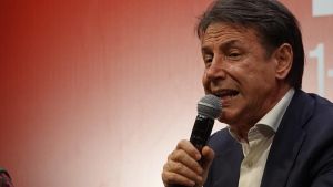 Reddito 2.0, nucleare e, ovviamente, no armi a Kyiv: il M5s interroga la base per il programma del campo largo