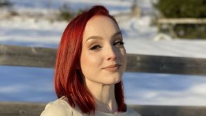 Lena Remme Solheim har været hjemløs to gange og ved, hvad forskellen på støtte og svigt betyder