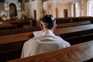 Can synagogues raise money without ruining Yom Kippur?