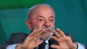 Lula, en guardia ante una posible intervención de Trump en las elecciones de Brasil para favorecer a Flávio Bolsonaro
