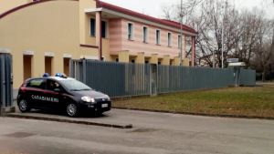 Studentessa aggredita dall’ex amica a San Vito, i coetanei guardano e non l’aiutano