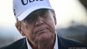Trump weert CNN, Politico en MSNOW uit het Witte Huis