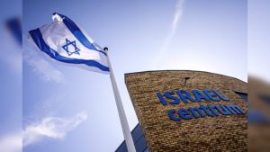 Openbaar Ministerie eist boetes voor vrouwen die Israël Centrum Nijkerk bespoten met graffiti