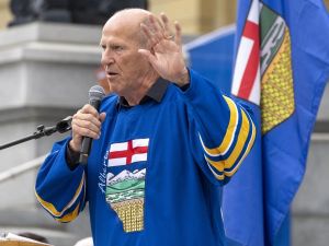 Bell: Angry Alberta separatists now on the warpath against Danielle Smith