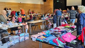 Hier können Eltern sparen: Diese Basare für Kinderkleider gibt es im Herbst 2026