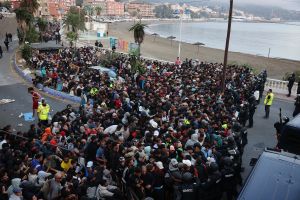 Buscando votos en los basurales de Ceuta