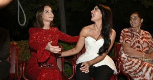 Es usted muy gracioso, es usted muy ingeniosa