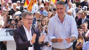 Denuncian a Albiol ante la Oficina Antifraude de Cataluña por la Fiesta de las Migas de Badalona a la que acudirá Feijóo