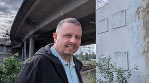 Was würde Nicolò Regina anders machen? Eine Rundfahrt mit dem OB-Herausforderer