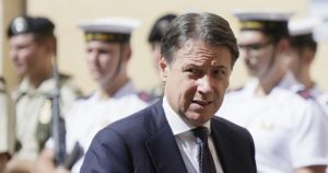 Il calabrone Giuseppe Conte