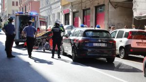Investito mentre attraversa la strada in via dell’Istria a Trieste: ferito
