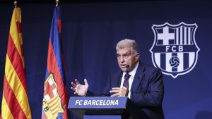 Laporta pide a los compromisarios que autoricen un mayor endeudamiento del Barça: 