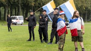 Honderden bij aanvang ‘Wij zijn het volk’-protest op Malieveld