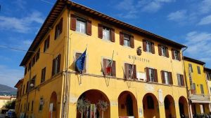 A Cascina l'onorevole Vaccari con 