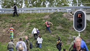 Klimaatactivisten XR blokkeren A12 bij Zevenaar richting grens