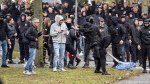 Van Weel hoopt op snoeihard optreden tegen relschoppers Den Haag