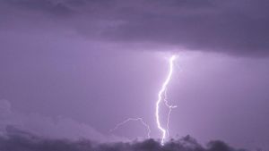 ¿Por qué hay umbrales de alerta por lluvia más altos en el Mediterráneo que en Madrid? La Aemet lo aclara