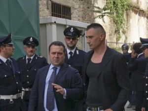 Tre figli tolti al padre di Fortuna Loffredo, l'avvocato: «In due giorni nessun contatto coi genitori nemmeno per rassicurarli»