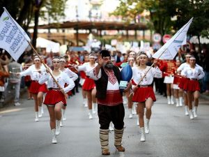 Троян отвори казана: Сливова ракия, Папи Ханс и Ритон на четиридневния празник