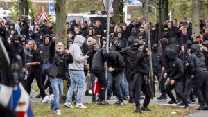 Politiebond over rellen Malieveld: geweld moet gevolgen krijgen