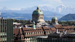Premiere in Bern: Verschiebung wegen Liebesbeziehung
