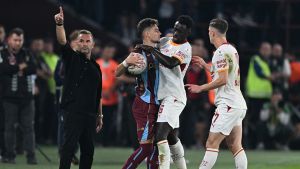 Galatasaray'ı sel götürdü: Okan Buruk'un yaptığı kabul edilemez 19 Eylül 2026