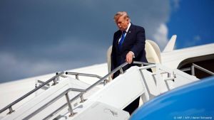 Trump breekt weekend af en keert terug naar Witte Huis