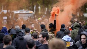 Alle 24 verdachten rellen Malieveld Den Haag vrijgelaten