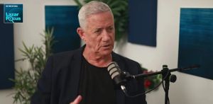 Gantz says he’ll halt his campaign if he doesn’t cross threshold in last week of race
