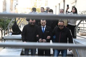 Ποιος ταΐζει το τέρας που λέγεται Κασιδιάρης;