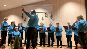 Von Udo Jürgens bis Grönemeyer: Singgemeinschaft Waldhausen feiert Premiere in der Brändbachhalle