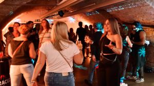 Party-Premiere in Donaueschingen: Kneipentour macht in der Innenstadt die Nacht zum Tag