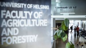 Politiikka | Lukijalta: Opintolainauudistus vesittää kannustimen valmistua ajoissa