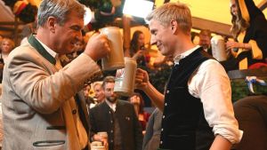 Oktoberfest-Start mit Promis und Schreckmoment