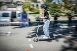 Trottinettes électriques, vélos, voitures sans permis : petit rappel des règles à respecter pour rouler sans souci