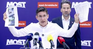 Uhićen je Zvonimir Troskot, nakon što je Capak je objavio da je voda u Lici čista. Sad u pritvoru može razmisliti je li bolje kao Zurovec biti konstruktivan ili lagati protiv narodne vlasti