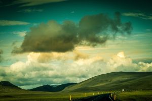 César Valdeolmillos Alonso: «Nubes en el horizonte»