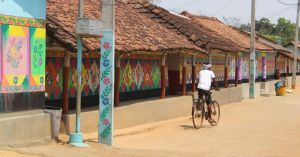 People in Odisha’s Babojola Village Sweep Streets 3 Times a Day & Fine Those Who Litter