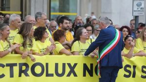 I lavoratori di Electrolux commossi dal presidente