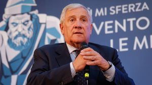 La gonna delle donne e il pensiero corto di chi pretende di misurarla