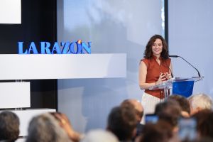 Ayuso reparte entre la prensa amiga el 93% de la publicidad institucional