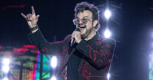 ¿Lo que le pasó a Aleks Syntek fue un brote psicótico o un grito desesperado de auxilio emocional?
