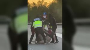 Parecían policías, pero no lo eran: las pistas que delataron el falso operativo del narcosecuestro en la AP-7