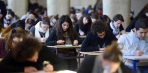 Filles ou garçons : le prestige des études n’influence pas leurs choix d’orientation de la même manière